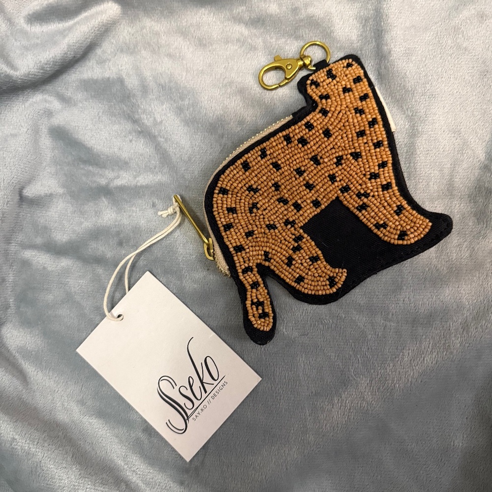 Cheetah pouch